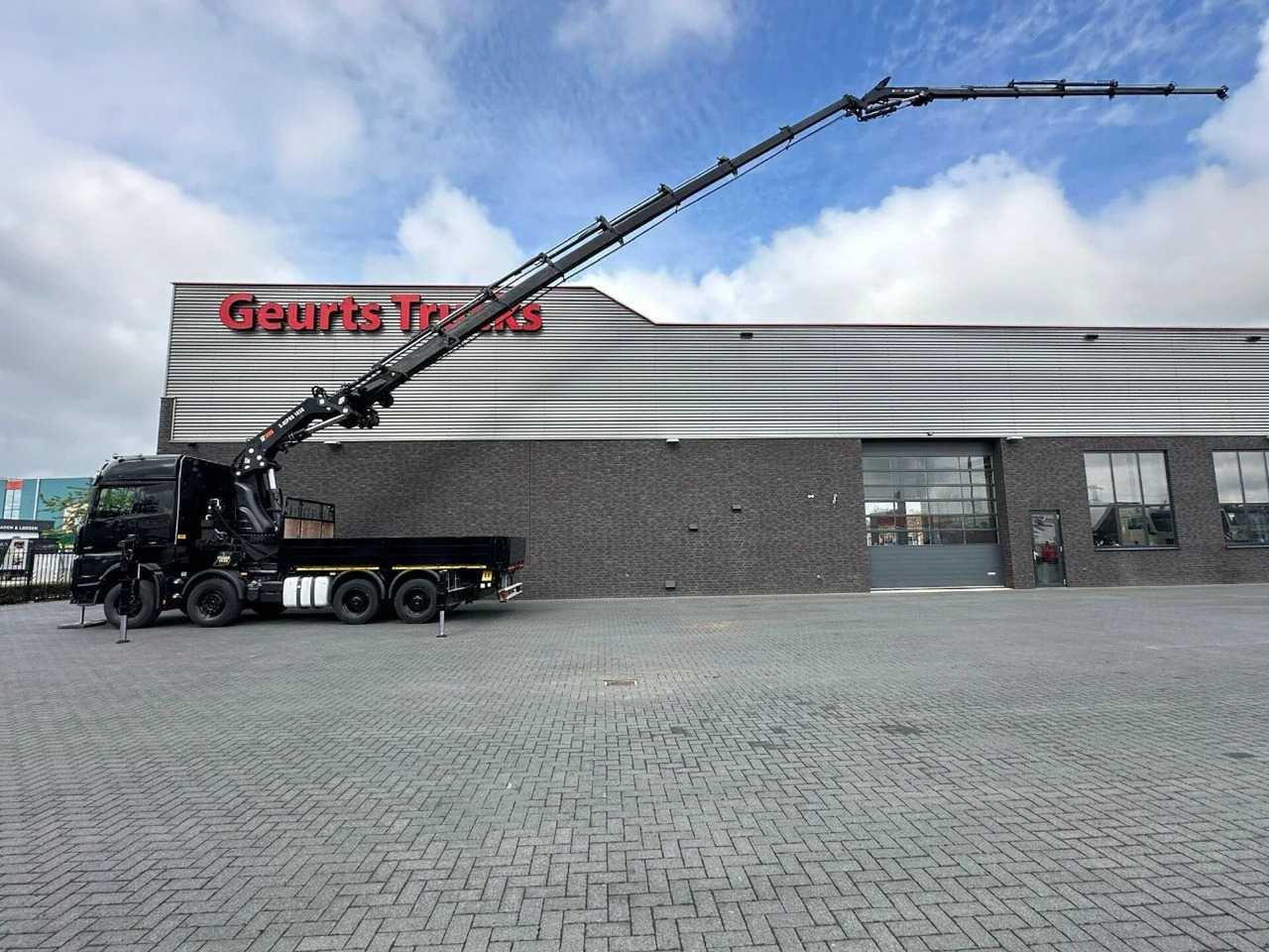 Mercedes-Benz Arocs 3251 8X4 + HIAB 1058 E-8 + JIB 150X-6 JDC - Kravas auto ar manipulatoru: foto 1 Mercedes-Benz Arocs 3251 8X4 + HIAB 1058 E-8 + JIB 150X-6 JDC - Kravas auto ar manipulatoru: foto 1
