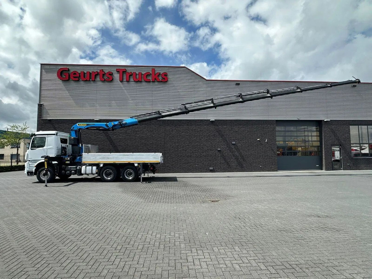 Mercedes-Benz Arocs 3351 963-2-E 6X4 KIPPER / TIPPER + PALFING - Kravas auto ar manipulatoru: foto 5 Mercedes-Benz Arocs 3351 963-2-E 6X4 KIPPER / TIPPER + PALFING - Kravas auto ar manipulatoru: foto 5