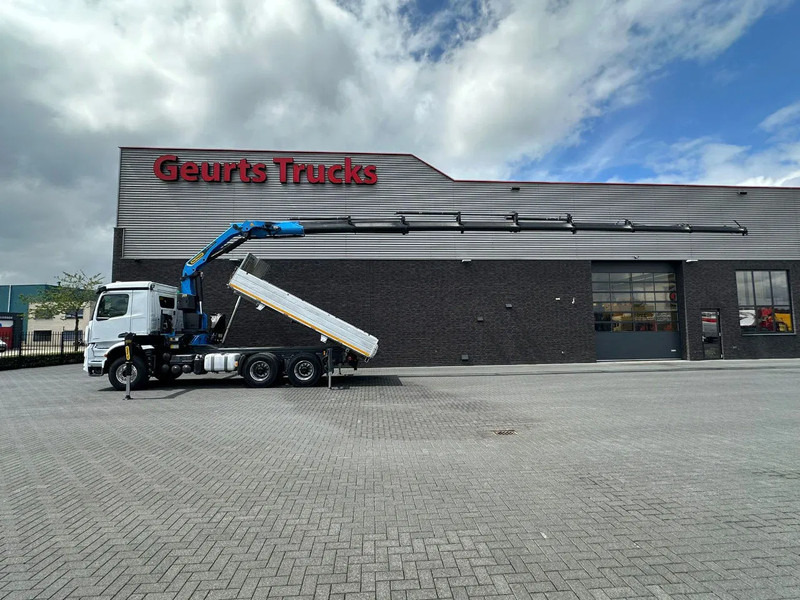 Mercedes-Benz Arocs 3351 963-2-E 6X4 KIPPER / TIPPER + PALFINGER PK30.002 TEC7 KRAAN / KRAN / CRANE / GRUA - Kravas auto ar manipulatoru: foto 4 Mercedes-Benz Arocs 3351 963-2-E 6X4 KIPPER / TIPPER + PALFINGER PK30.002 TEC7 KRAAN / KRAN / CRANE / GRUA - Kravas auto ar manipulatoru: foto 4