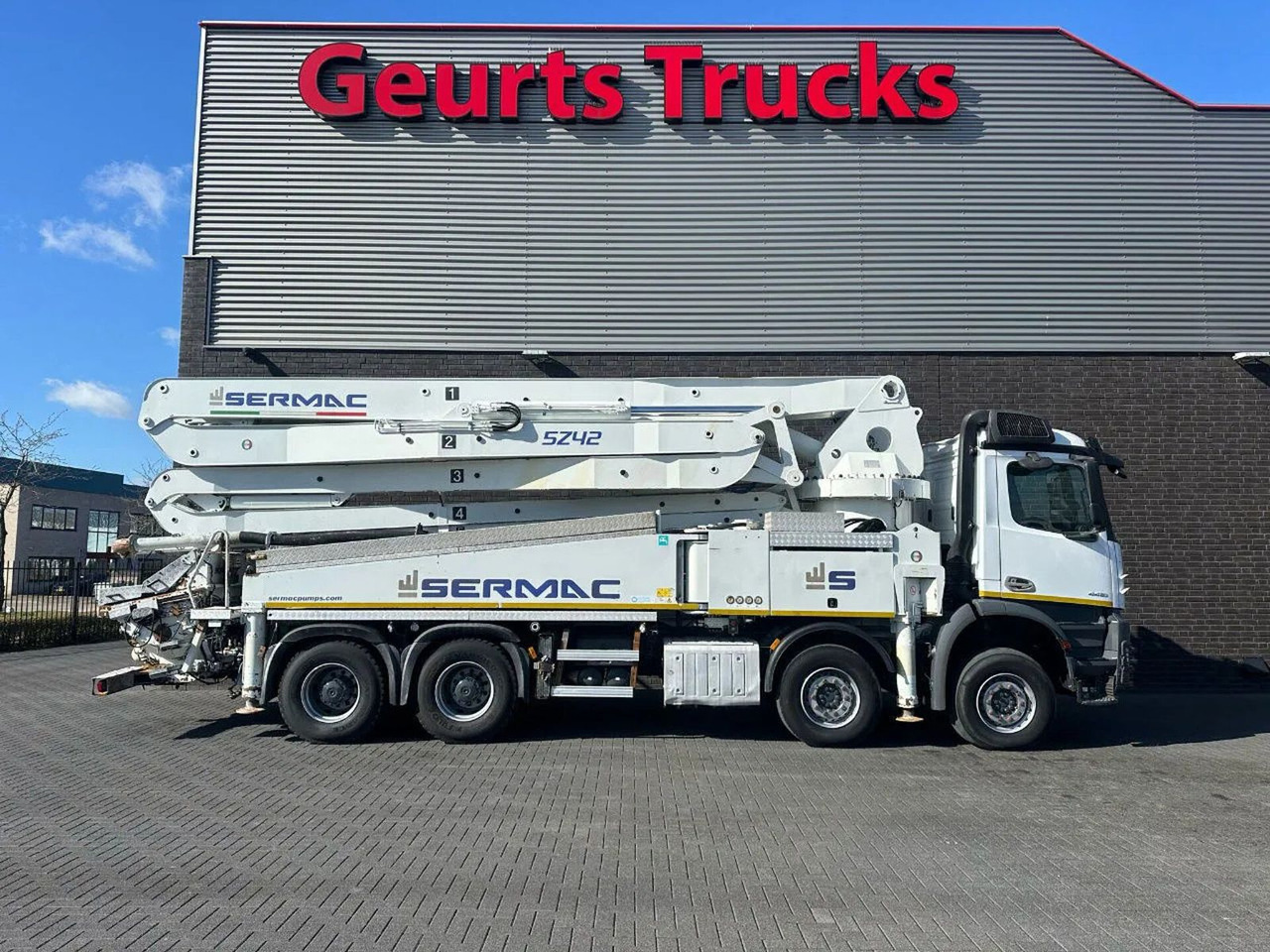 Mercedes-Benz Arocs 4451 8X4 + SERMAC 5Z42 BETONPOMP/BETONPUMP - Betona sūknis: foto 4 Mercedes-Benz Arocs 4451 8X4 + SERMAC 5Z42 BETONPOMP/BETONPUMP - Betona sūknis: foto 4