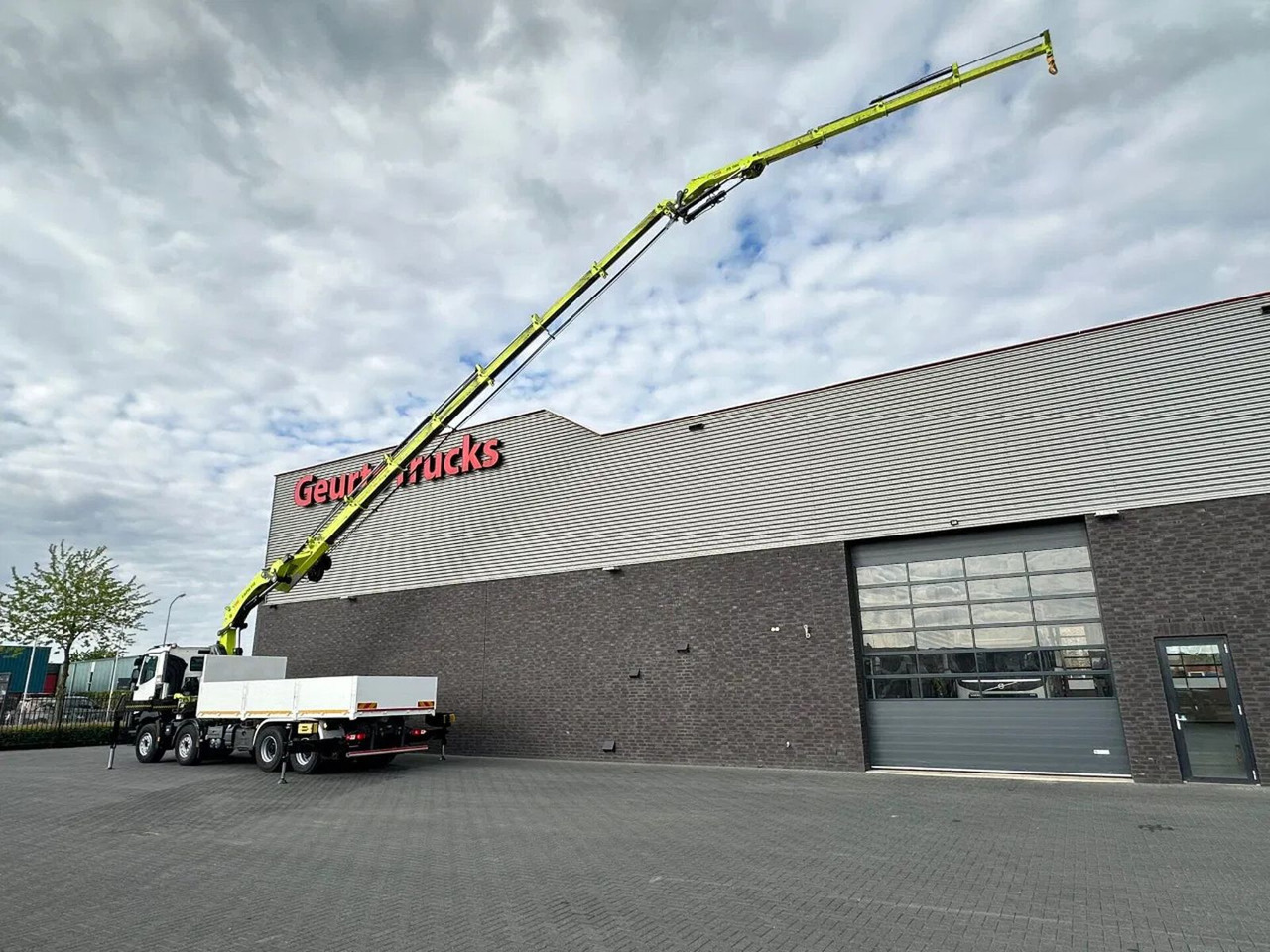 Renault C460 8X4 + HIAB X-HIPRO 548 E-7 MET JIB KRAAN / - Kravas auto ar manipulatoru: foto 3 Renault C460 8X4 + HIAB X-HIPRO 548 E-7 MET JIB KRAAN / - Kravas auto ar manipulatoru: foto 3