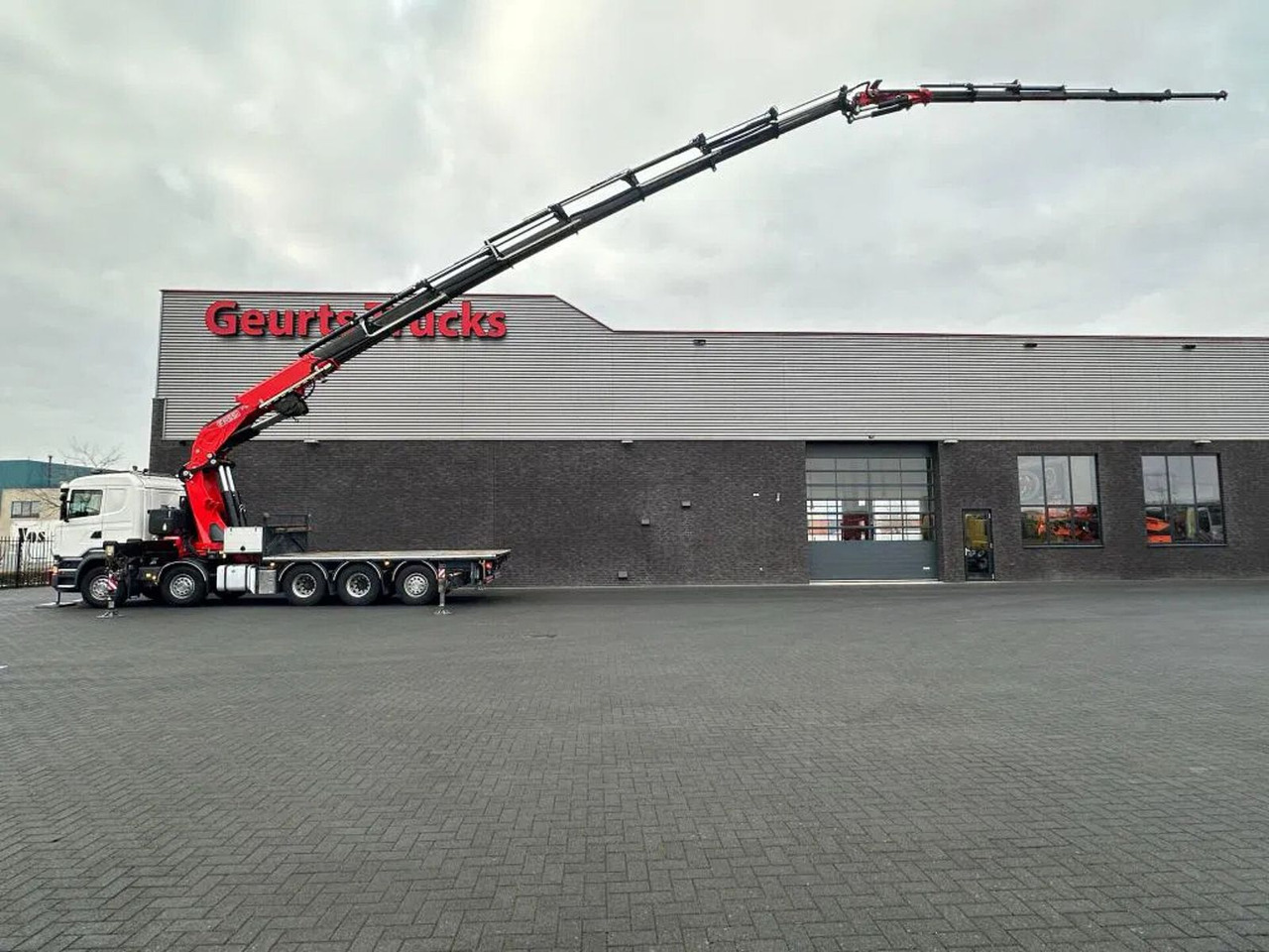 Scania R520 V8 10X4 TRIDEM + F1650RA.2.28 + JIB L816 KR - Kravas auto ar manipulatoru: foto 1 Scania R520 V8 10X4 TRIDEM + F1650RA.2.28 + JIB L816 KR - Kravas auto ar manipulatoru: foto 1