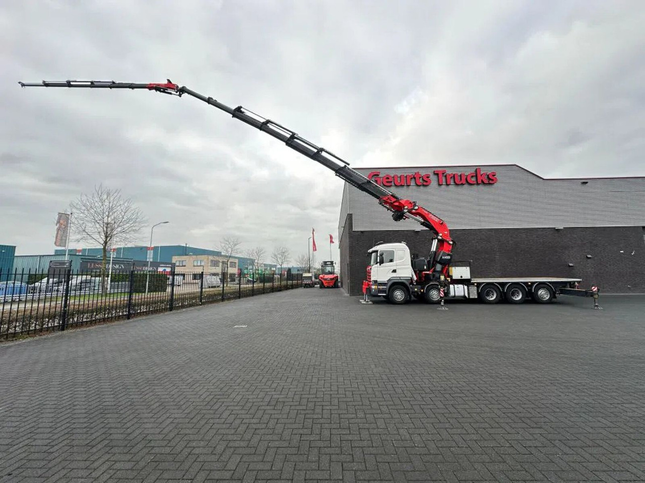 Scania R520 V8 10X4 TRIDEM + F1650RA.2.28 + JIB L816 KR - Kravas auto ar manipulatoru: foto 5 Scania R520 V8 10X4 TRIDEM + F1650RA.2.28 + JIB L816 KR - Kravas auto ar manipulatoru: foto 5