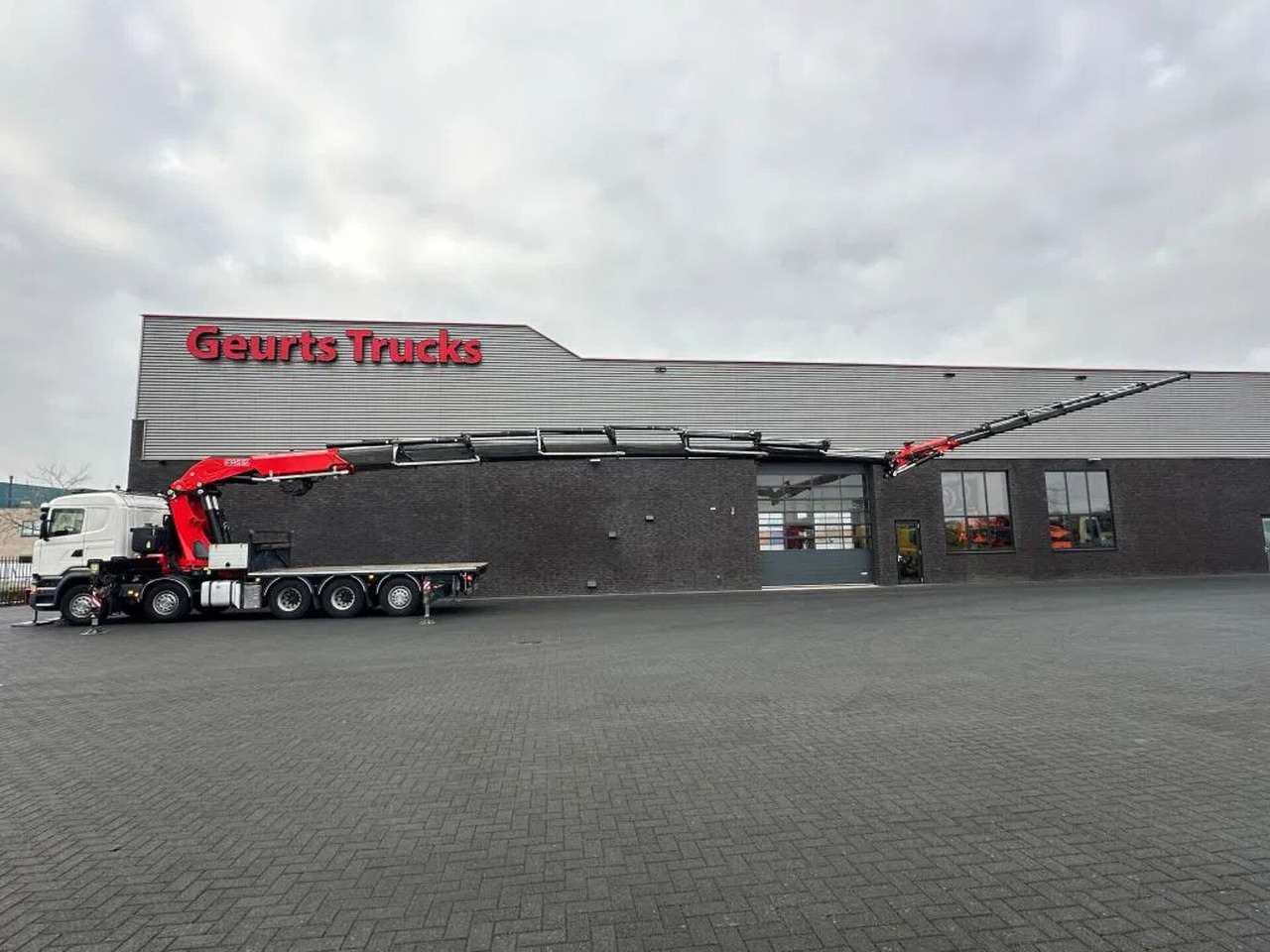 Scania R520 V8 10X4 TRIDEM + F1650RA.2.28 + JIB L816 KR - Kravas auto ar manipulatoru: foto 3 Scania R520 V8 10X4 TRIDEM + F1650RA.2.28 + JIB L816 KR - Kravas auto ar manipulatoru: foto 3