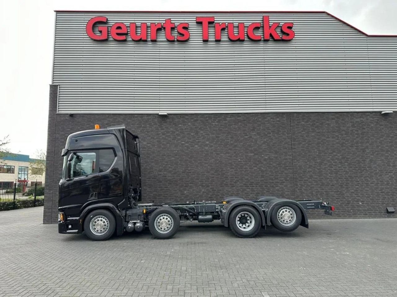 Scania R540 NGS 8X2 CHASSIS NIEUW/NEUE/NEW FULL OPTIONS - Šasija kravas automašīna: foto 1 Scania R540 NGS 8X2 CHASSIS NIEUW/NEUE/NEW FULL OPTIONS - Šasija kravas automašīna: foto 1