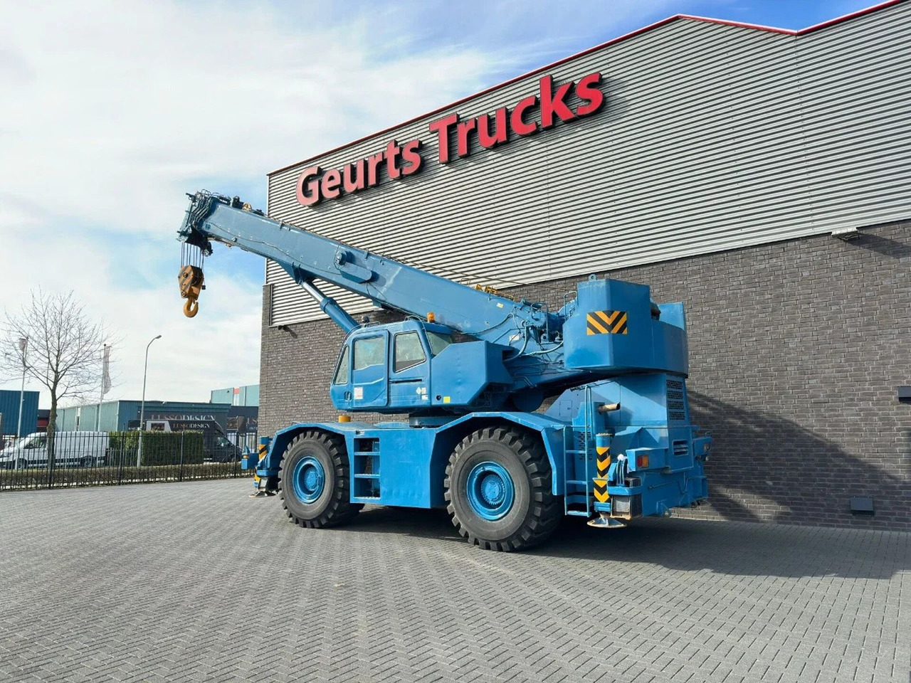Tadano GR-700E-1-00211 + JIB ROUGH TERRAIN CRANE - Torņa celtnis: foto 3 Tadano GR-700E-1-00211 + JIB ROUGH TERRAIN CRANE - Torņa celtnis: foto 3