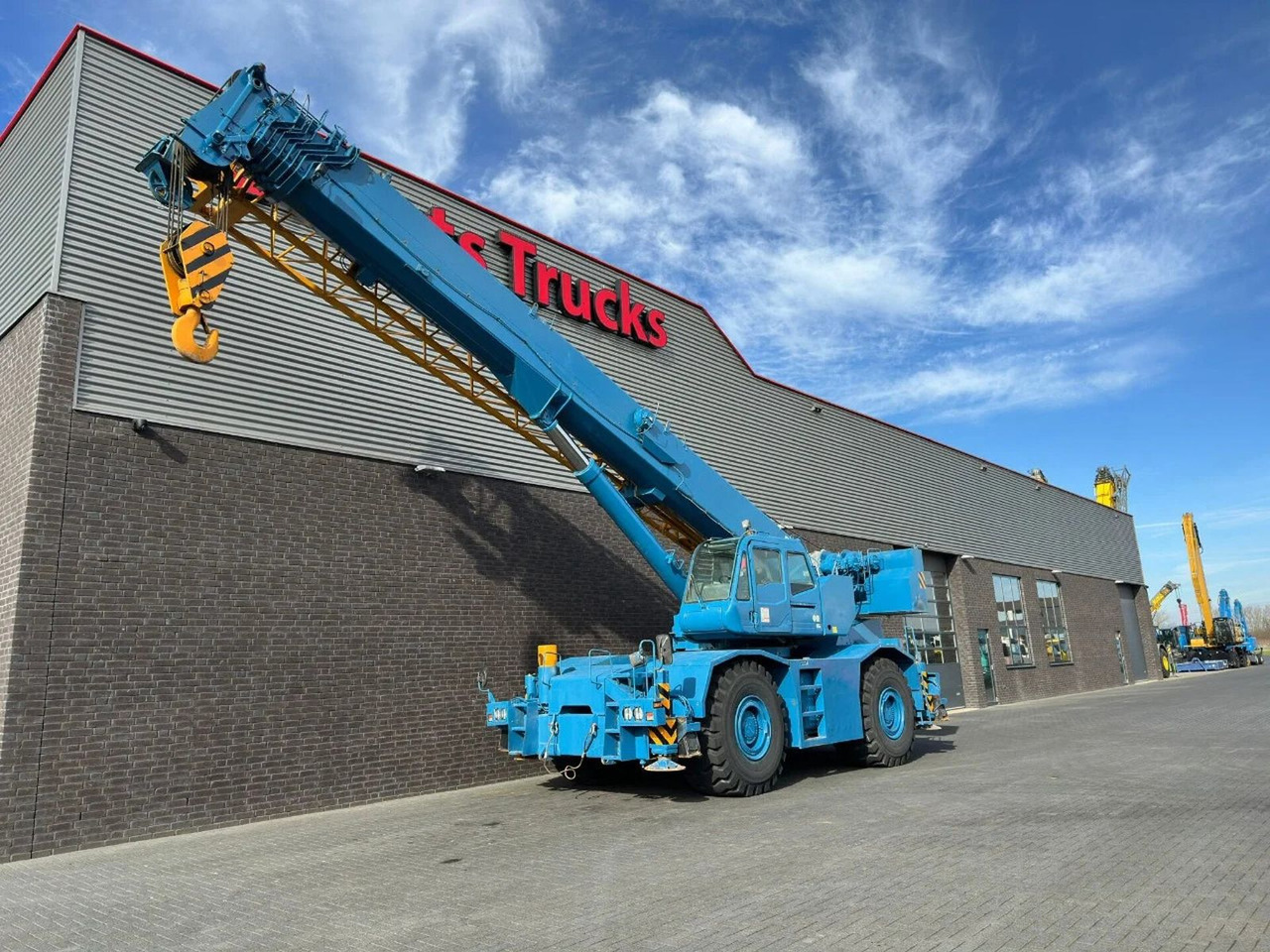 Tadano GR-700E-1-00211 + JIB ROUGH TERRAIN CRANE - Torņa celtnis: foto 2 Tadano GR-700E-1-00211 + JIB ROUGH TERRAIN CRANE - Torņa celtnis: foto 2