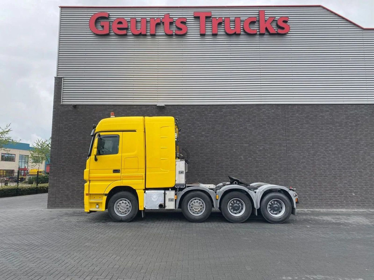 Mercedes-Benz Actros 4165 V8 8X4 SLT TITAN HEAVY DUTY TRACTOR - Vilcējs: foto 1 Mercedes-Benz Actros 4165 V8 8X4 SLT TITAN HEAVY DUTY TRACTOR - Vilcējs: foto 1