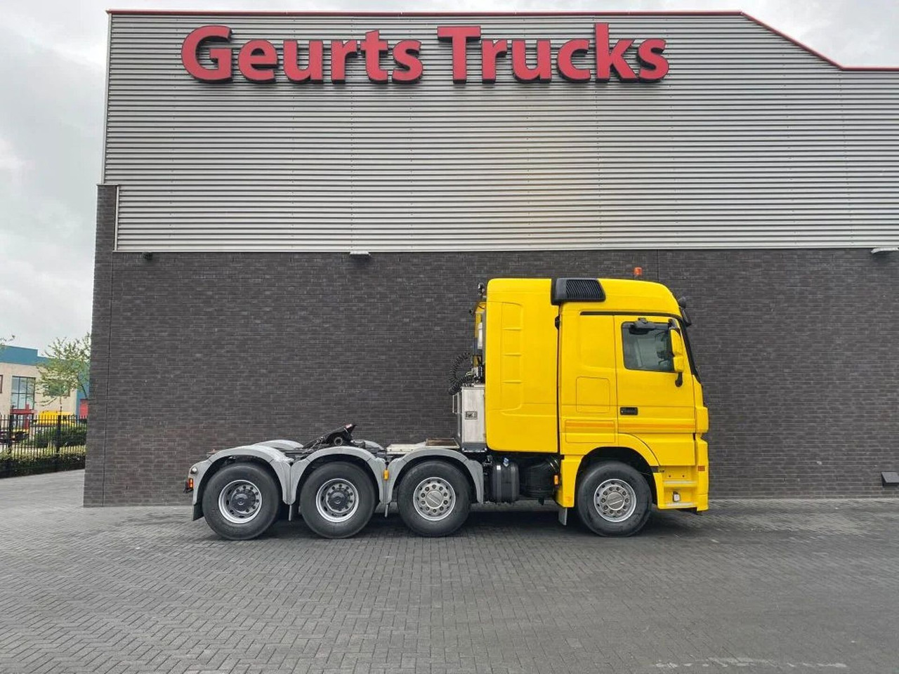 Mercedes-Benz Actros 4165 V8 8X4 SLT TITAN HEAVY DUTY TRACTOR - Vilcējs: foto 4 Mercedes-Benz Actros 4165 V8 8X4 SLT TITAN HEAVY DUTY TRACTOR - Vilcējs: foto 4