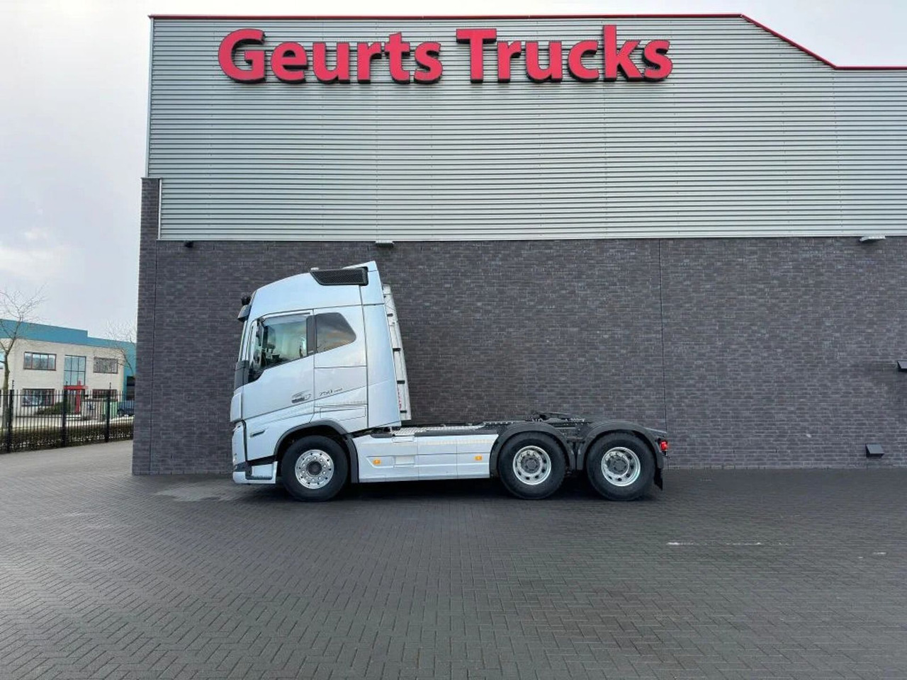Volvo FH 16.750 6X4 TREKKER/TRACTOR/SZM EURO 6 HYDRAUL - Vilcējs: foto 1 Volvo FH 16.750 6X4 TREKKER/TRACTOR/SZM EURO 6 HYDRAUL - Vilcējs: foto 1