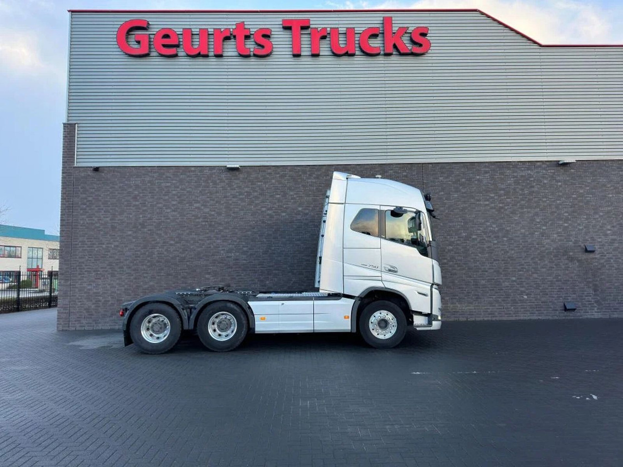 Volvo FH 16.750 6X4 TREKKER/TRACTOR/SZM EURO 6 HYDRAUL - Vilcējs: foto 4 Volvo FH 16.750 6X4 TREKKER/TRACTOR/SZM EURO 6 HYDRAUL - Vilcējs: foto 4
