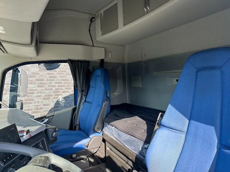 Pacēlājs ar āķi Volvo FH 500 6X2 VDL S-21-6400 HAAKARM / ABROLLKIPPER/ HOOKLIFT: foto 17 Pacēlājs ar āķi Volvo FH 500 6X2 VDL S-21-6400 HAAKARM / ABROLLKIPPER/ HOOKLIFT: foto 17