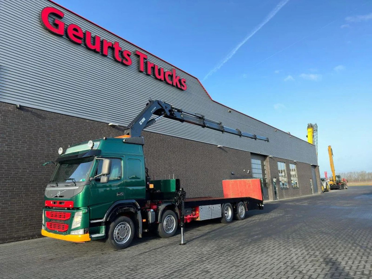 Volvo FM 500 8X2 OPRIJWAGEN/MACHINE TRANSPORTER + HIAB - Kravas auto ar manipulatoru: foto 2 Volvo FM 500 8X2 OPRIJWAGEN/MACHINE TRANSPORTER + HIAB - Kravas auto ar manipulatoru: foto 2