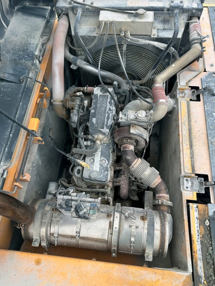 Hyundai R 300 - Kāpurķēžu ekskavators: foto 4 Hyundai R 300 - Kāpurķēžu ekskavators: foto 4