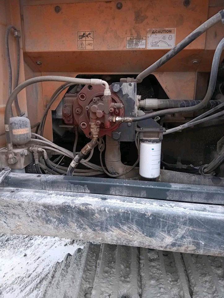 Kāpurķēžu ekskavators Hyundai R 300: foto 8