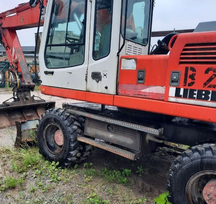 LIEBHERR A 904 - Riteņu ekskavators: foto 3 LIEBHERR A 904 - Riteņu ekskavators: foto 3