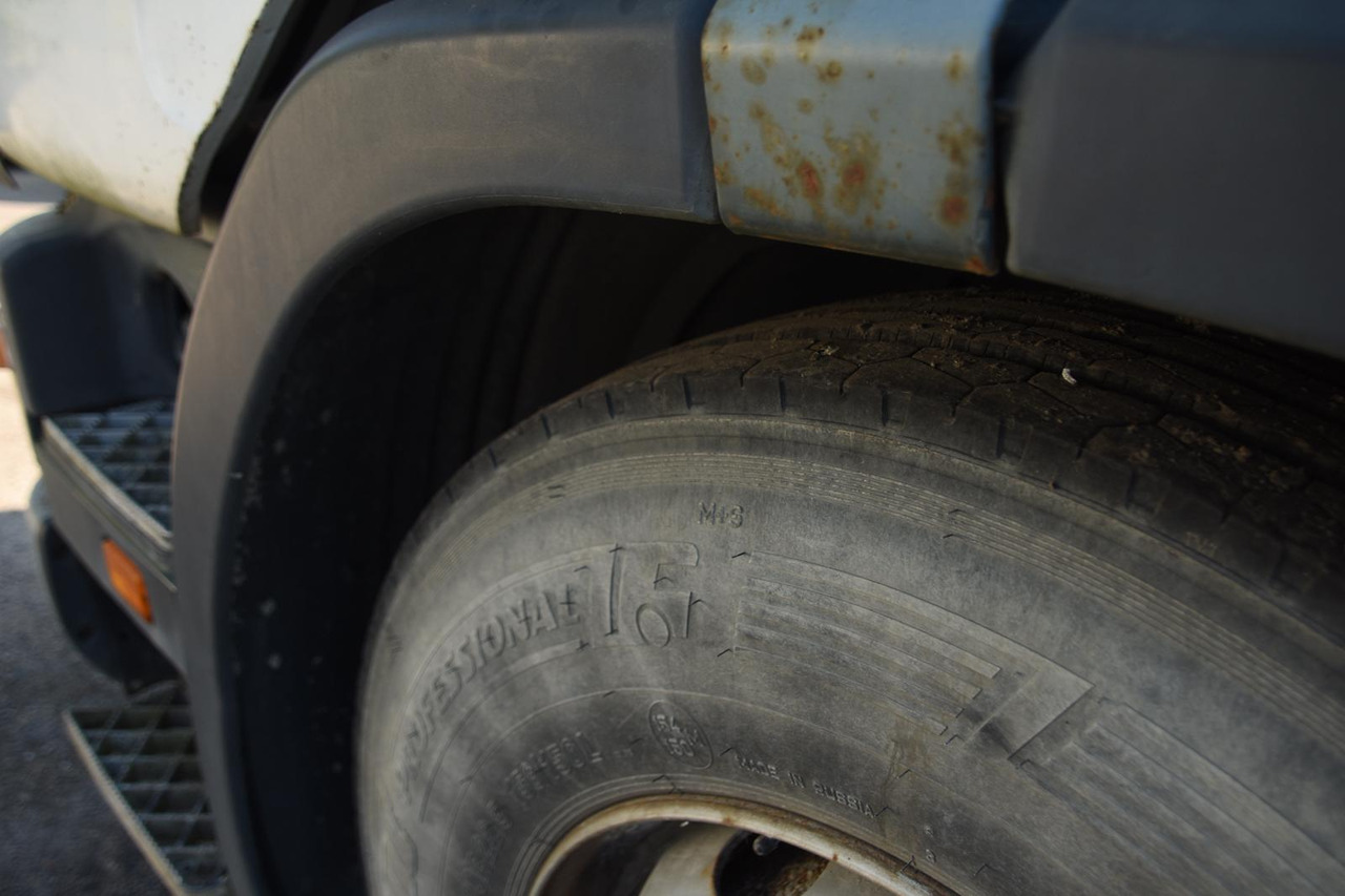 SCANIA P94 220 - Kravas automašīna pašizgāzējs: foto 5 SCANIA P94 220 - Kravas automašīna pašizgāzējs: foto 5