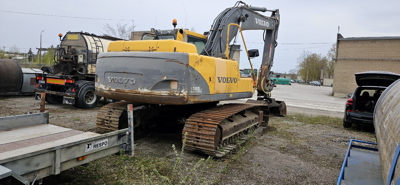 Volvo EC 210 BLC new engine - Kāpurķēžu ekskavators: foto 5 Volvo EC 210 BLC new engine - Kāpurķēžu ekskavators: foto 5