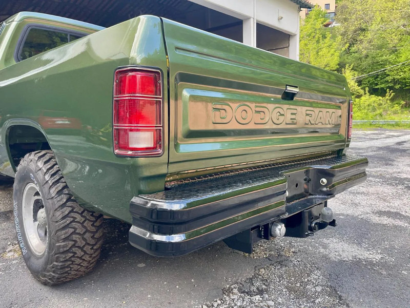 Dodge Ram 150 Custom V8 Benzine - Pikaps: foto 4 Dodge Ram 150 Custom V8 Benzine - Pikaps: foto 4