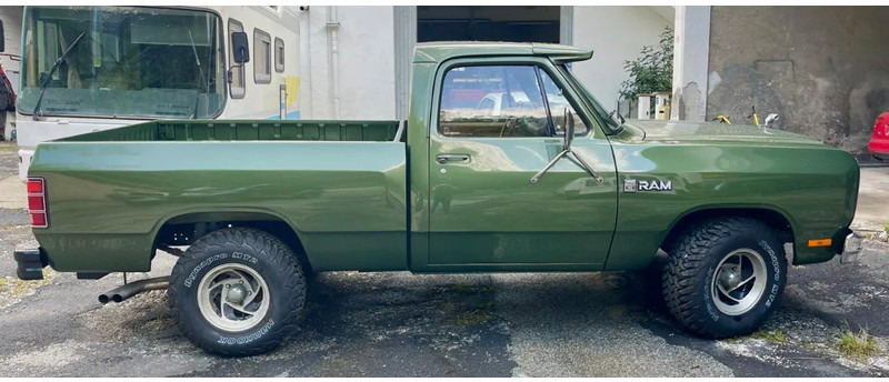 Dodge Ram 150 Custom V8 Benzine - Pikaps: foto 3 Dodge Ram 150 Custom V8 Benzine - Pikaps: foto 3