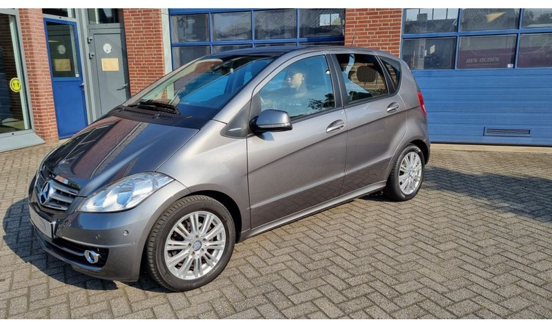 Mercedes-Benz A-Klasse A160 Automaat Elegance.airco.trekhaak. - Hečbeks: foto 1 Mercedes-Benz A-Klasse A160 Automaat Elegance.airco.trekhaak. - Hečbeks: foto 1
