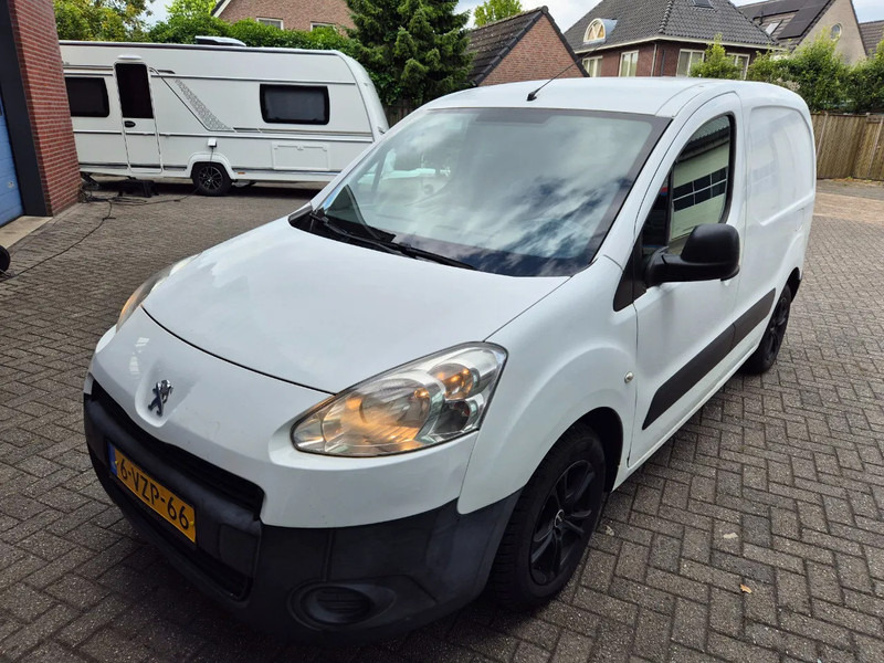 Peugeot Partner 1.6 D - Mazs furgons: foto 4 Peugeot Partner 1.6 D - Mazs furgons: foto 4