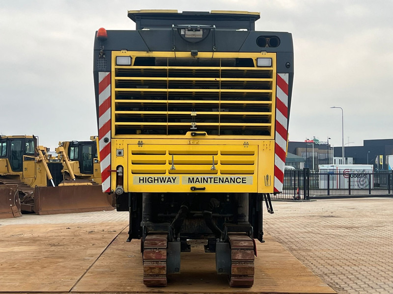 Bomag BM2000/75 Cold Planer - Asfalta ieklāšanas tehnika: foto 4 Bomag BM2000/75 Cold Planer - Asfalta ieklāšanas tehnika: foto 4