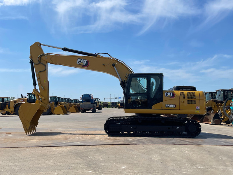 Caterpillar 323D3 - Ekskavators: foto 1 Caterpillar 323D3 - Ekskavators: foto 1