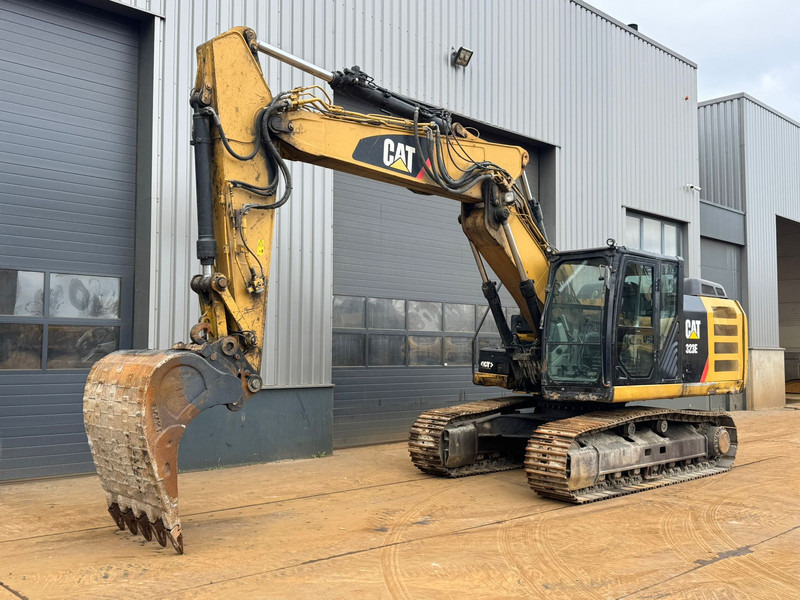 Caterpillar 323E - Kāpurķēžu ekskavators: foto 2 Caterpillar 323E - Kāpurķēžu ekskavators: foto 2