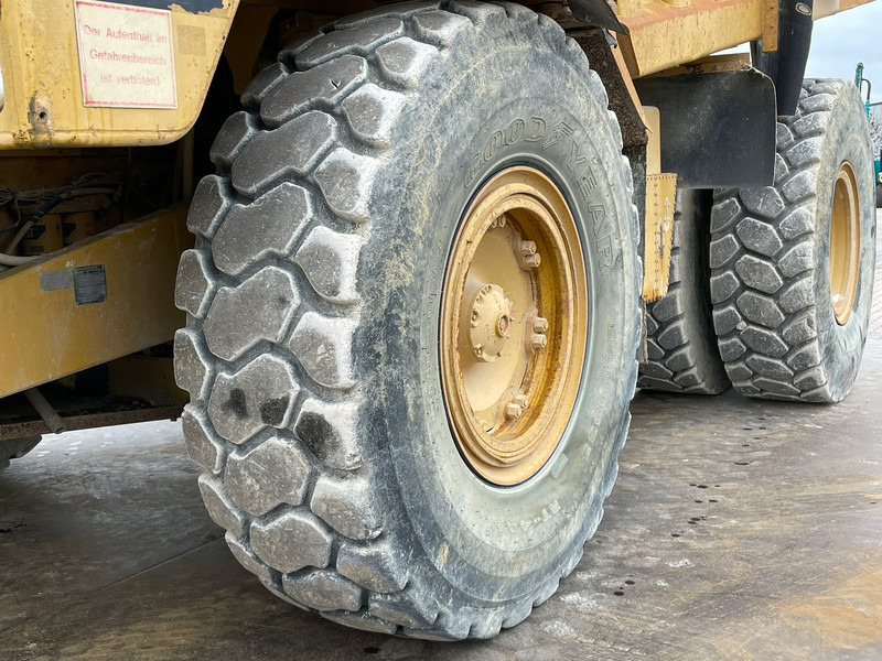 Karjeru pašizgāzējs Caterpillar 773B: foto 12 Karjeru pašizgāzējs Caterpillar 773B: foto 12