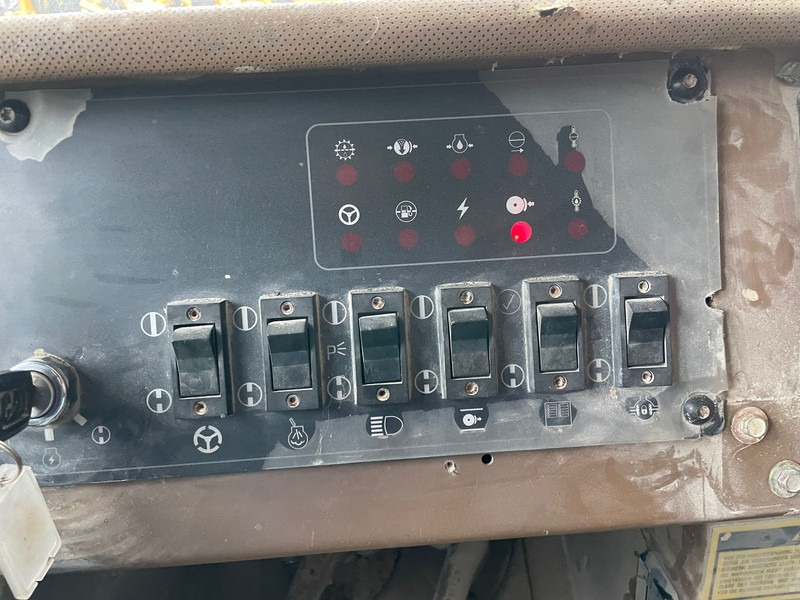 Karjeru pašizgāzējs Caterpillar 773B: foto 19 Karjeru pašizgāzējs Caterpillar 773B: foto 19