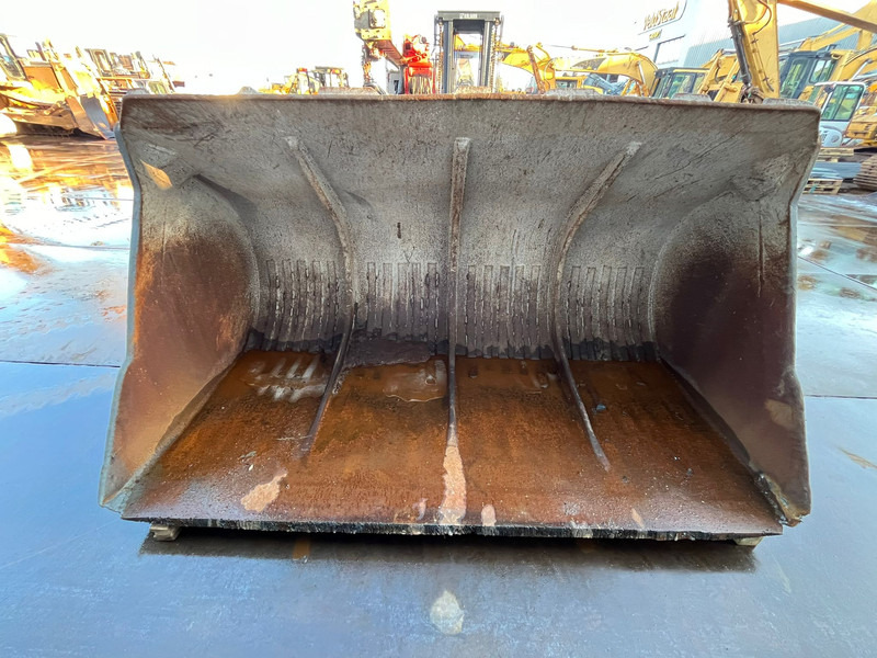 Caterpillar Bucket 950 - Kauss: foto 4 Caterpillar Bucket 950 - Kauss: foto 4