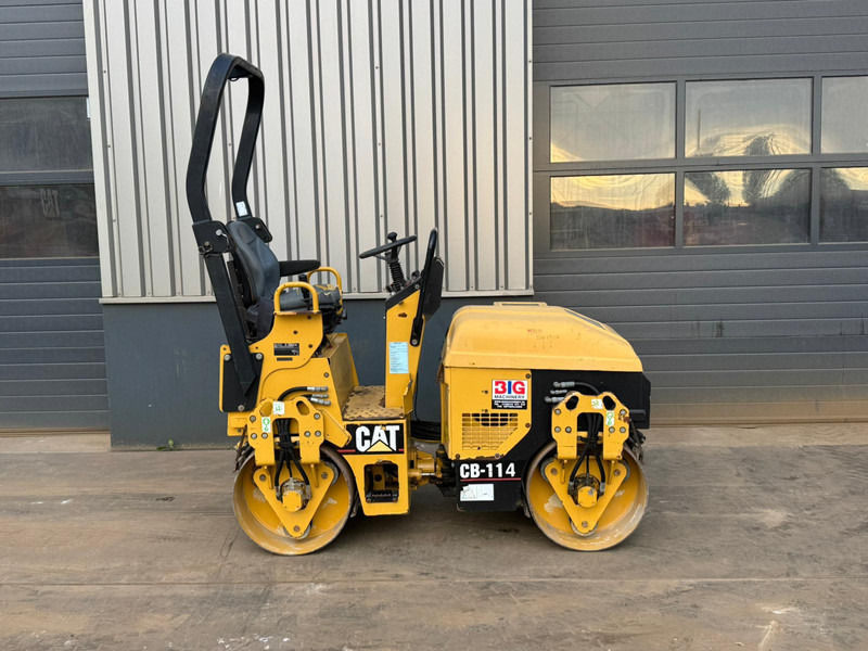 Caterpillar CB114 - Veltnis: foto 5 Caterpillar CB114 - Veltnis: foto 5
