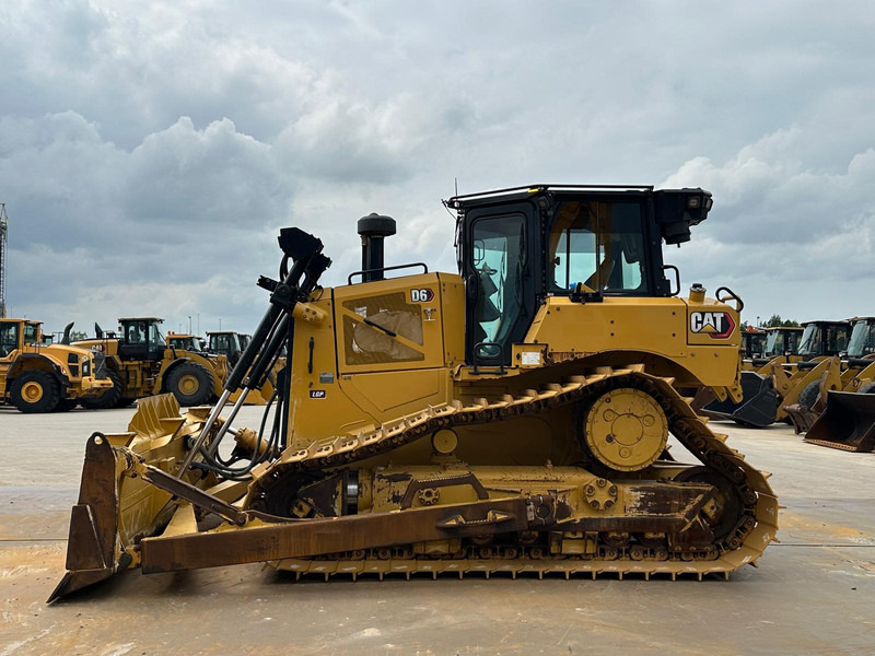 Caterpillar D6 LGP - Buldozers: foto 1 Caterpillar D6 LGP - Buldozers: foto 1