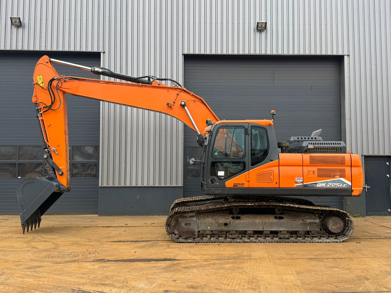 Doosan DX225LC-7 - Ekskavators: foto 1 Doosan DX225LC-7 - Ekskavators: foto 1