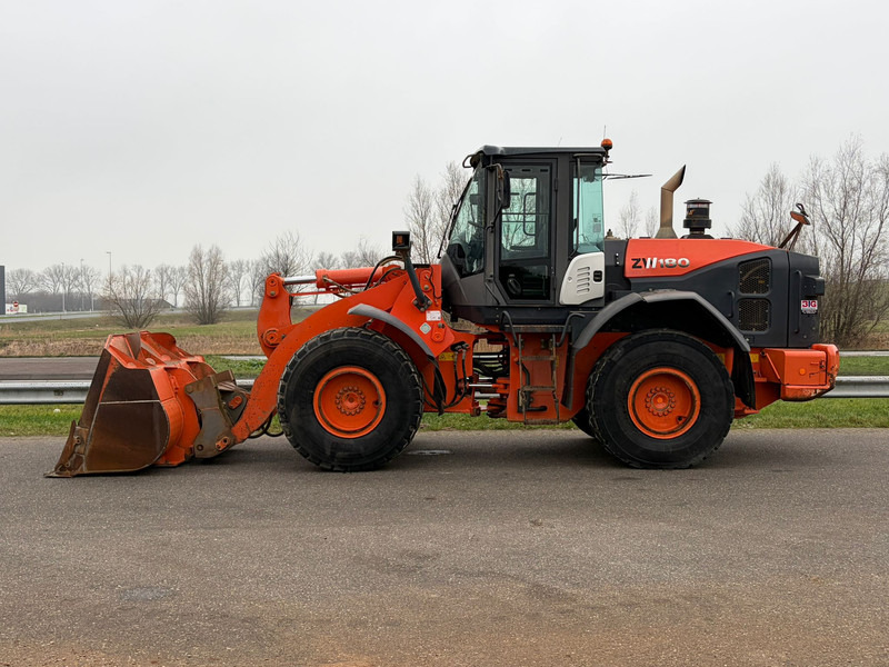 Hitachi ZW180-5B-TPDX - Riteņu iekrāvējs: foto 2 Hitachi ZW180-5B-TPDX - Riteņu iekrāvējs: foto 2