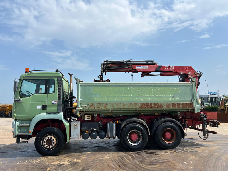 MAN TGA 26.480 tipper + HMF crane - Kravas automašīna pašizgāzējs, Kravas auto ar manipulatoru: foto 2 MAN TGA 26.480 tipper + HMF crane - Kravas automašīna pašizgāzējs, Kravas auto ar manipulatoru: foto 2
