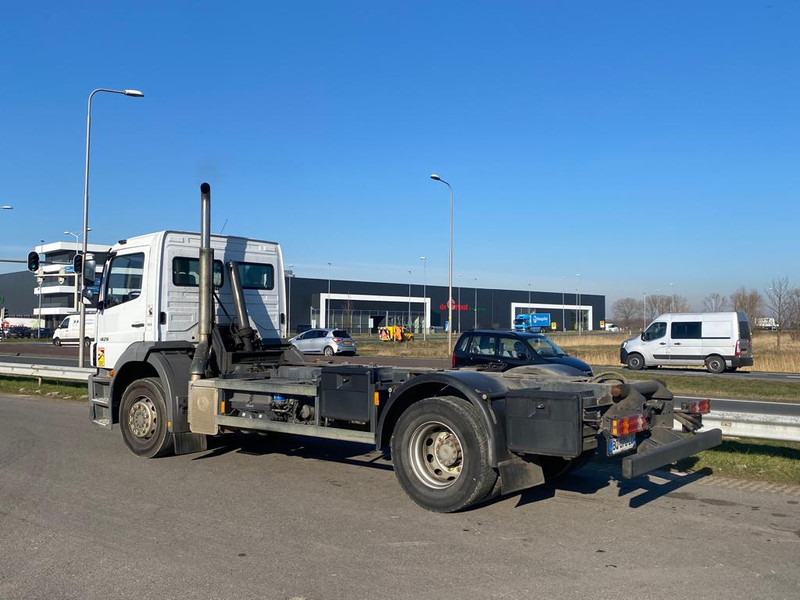 MERCEDESBENZ AXOR 1829 4x2 chassis cab - Šasija kravas automašīna: foto 4 MERCEDESBENZ AXOR 1829 4x2 chassis cab - Šasija kravas automašīna: foto 4