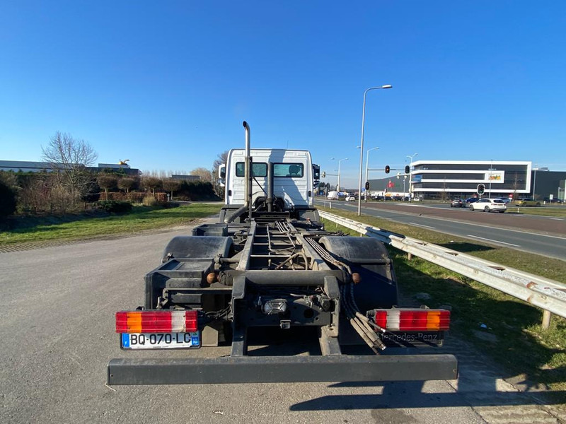 MERCEDESBENZ AXOR 1829 4x2 chassis cab - Šasija kravas automašīna: foto 5 MERCEDESBENZ AXOR 1829 4x2 chassis cab - Šasija kravas automašīna: foto 5