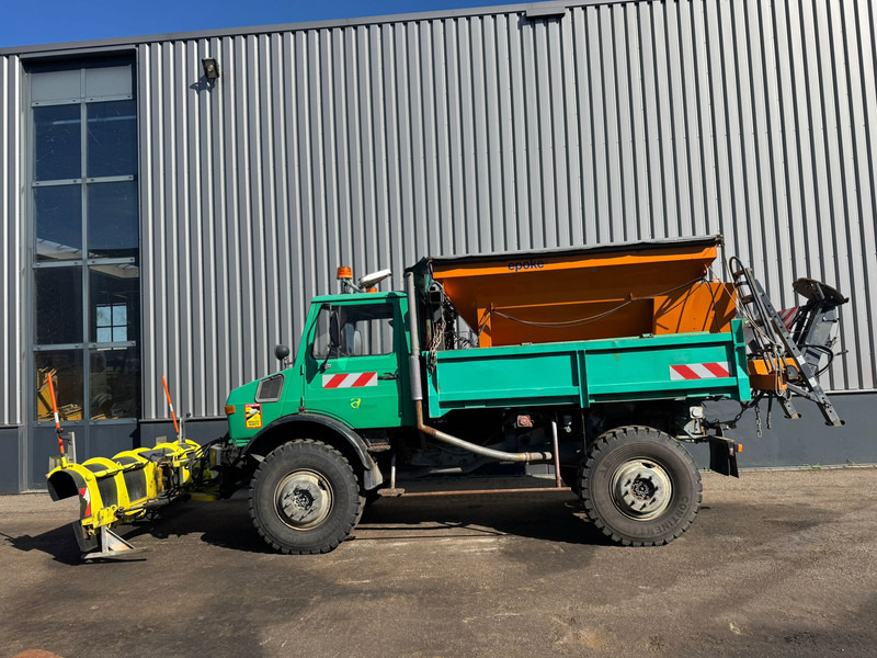 MERCEDESBENZ Unimog U1700 - Ielu tīrīšanas mašīna: foto 2 MERCEDESBENZ Unimog U1700 - Ielu tīrīšanas mašīna: foto 2