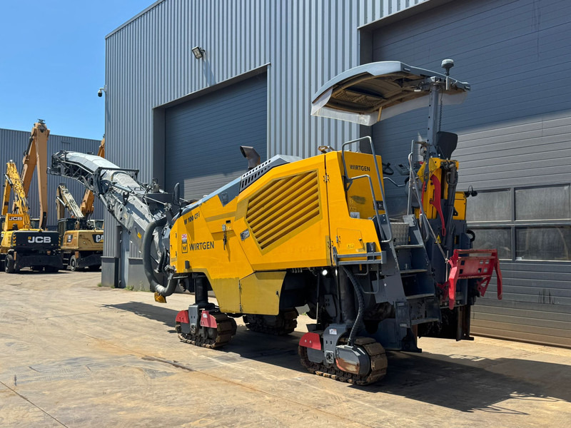 Wirtgen W100CFI - Asfalta ieklāšanas tehnika: foto 3 Wirtgen W100CFI - Asfalta ieklāšanas tehnika: foto 3