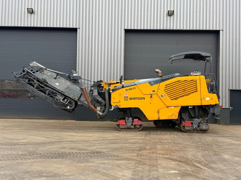 Wirtgen W100CFI - Asfalta ieklāšanas tehnika: foto 1 Wirtgen W100CFI - Asfalta ieklāšanas tehnika: foto 1