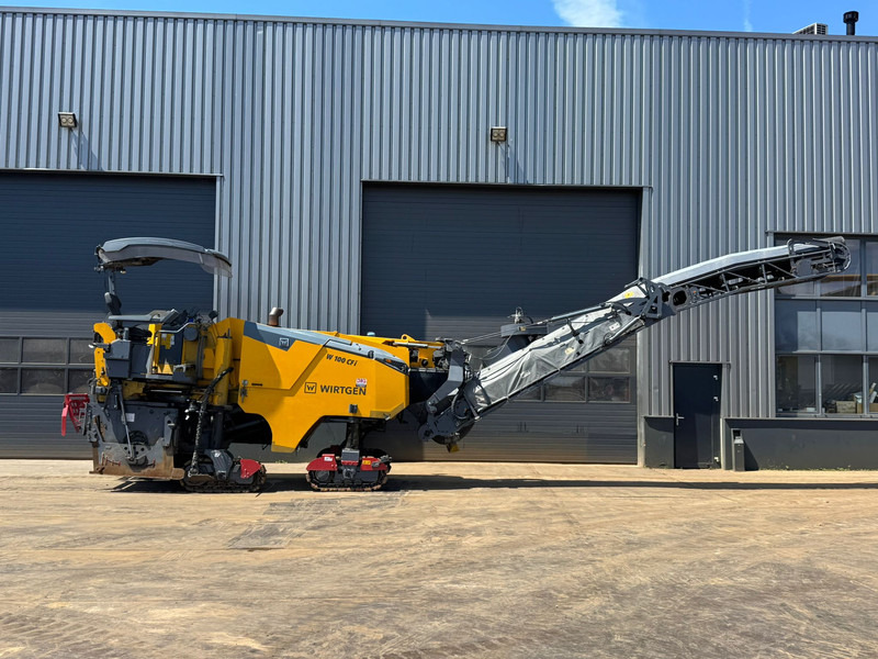 Wirtgen W100CFI - Asfalta ieklāšanas tehnika: foto 5 Wirtgen W100CFI - Asfalta ieklāšanas tehnika: foto 5