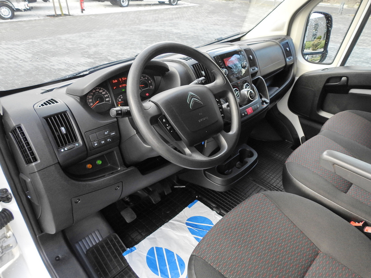 CITROEN JUMPER BOX DELIVERY VAN 6 SEATS AIR CONDITIONING 140HP - Kravas mikroautobuss: foto 2 CITROEN JUMPER BOX DELIVERY VAN 6 SEATS AIR CONDITIONING 140HP - Kravas mikroautobuss: foto 2