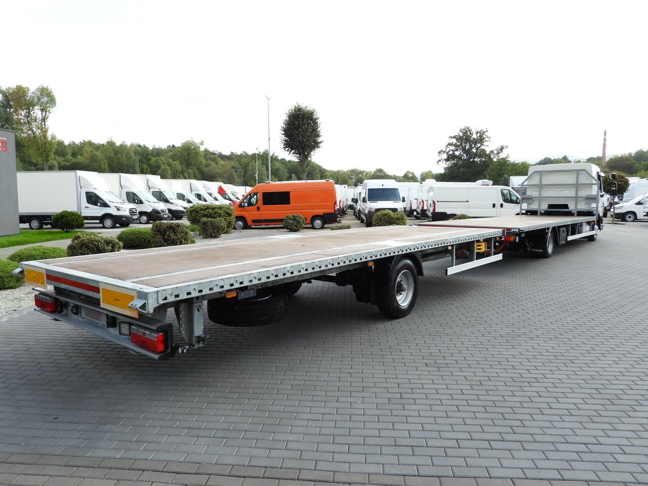 DAF LF 230 CONTAINER CARRIER PLATFORM + TRAILER WEBASTO CRUISE CONTROL LED LIGHTS PNEUMATICS AUTOMATIC TRANSMISSION  TWIN WHEELS AIR CONDITIONING  230HP - Konteineru vedējs/ Kravas automašīna ar noņemamā virsbūve: foto 3 DAF LF 230 CONTAINER CARRIER PLATFORM + TRAILER WEBASTO CRUISE CONTROL LED LIGHTS PNEUMATICS AUTOMATIC TRANSMISSION  TWIN WHEELS AIR CONDITIONING  230HP - Konteineru vedējs/ Kravas automašīna ar noņemamā virsbūve: foto 3