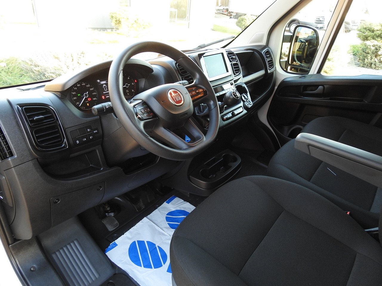 FIAT DUCATO BOX LIFT 8 PALLETS CRUISE CONTROL AIR CONDITIONING 180HP - Furgons ar slēgtā virsbūve: foto 2 FIAT DUCATO BOX LIFT 8 PALLETS CRUISE CONTROL AIR CONDITIONING 180HP - Furgons ar slēgtā virsbūve: foto 2