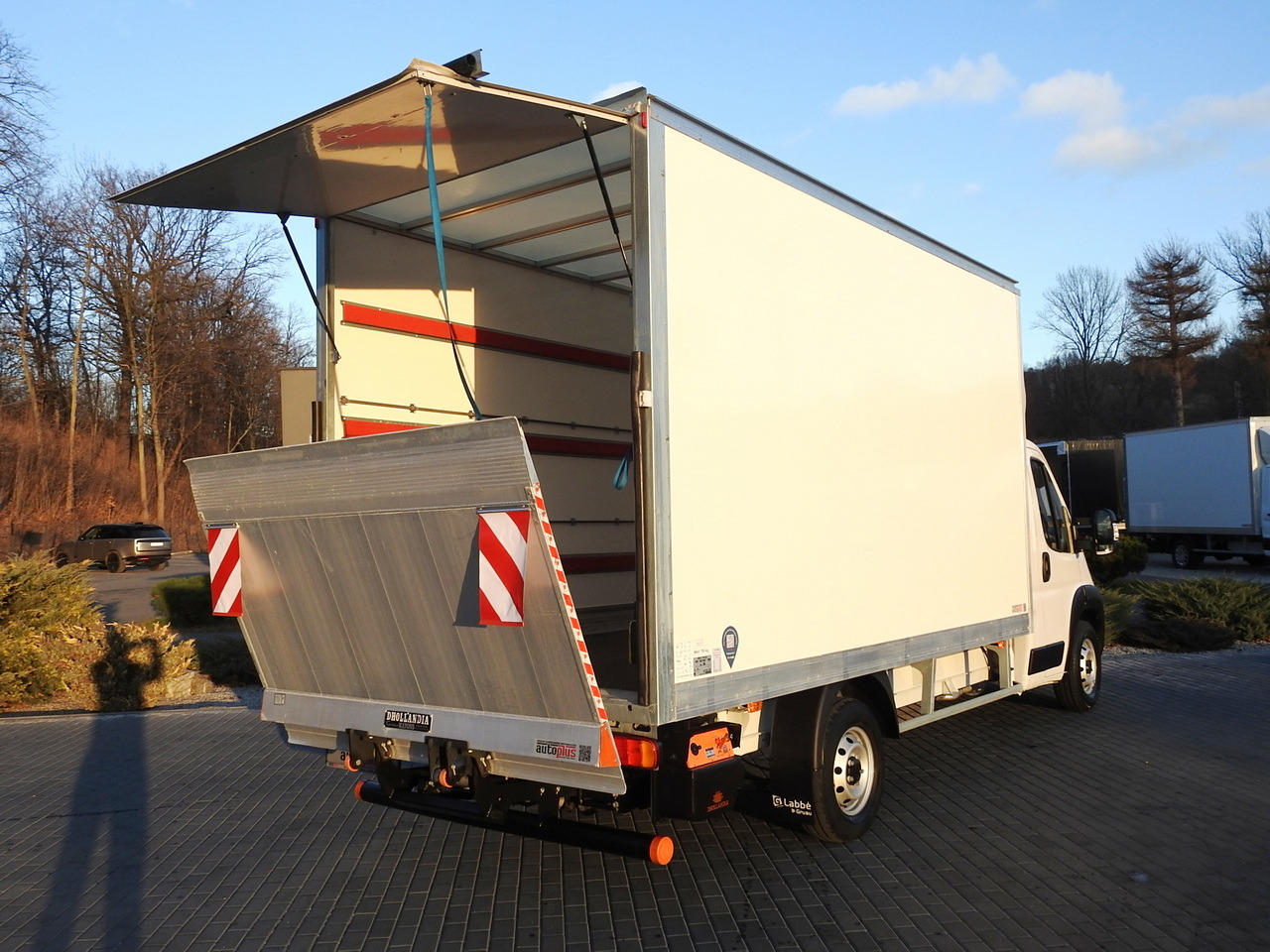 FIAT DUCATO BOX LIFT 8 PALLETS CRUISE CONTROL AIR CONDITIONING 180HP - Furgons ar slēgtā virsbūve: foto 3 FIAT DUCATO BOX LIFT 8 PALLETS CRUISE CONTROL AIR CONDITIONING 180HP - Furgons ar slēgtā virsbūve: foto 3