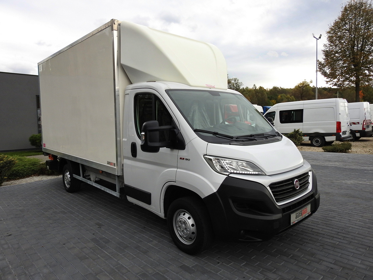 FIAT DUCATO BOX LIFT 8 PALLETS CRUISE CONTROL NAVIGATION AIR CONDITIONING LED LIGHTS 130HP - Furgons ar slēgtā virsbūve: foto 4 FIAT DUCATO BOX LIFT 8 PALLETS CRUISE CONTROL NAVIGATION AIR CONDITIONING LED LIGHTS 130HP - Furgons ar slēgtā virsbūve: foto 4