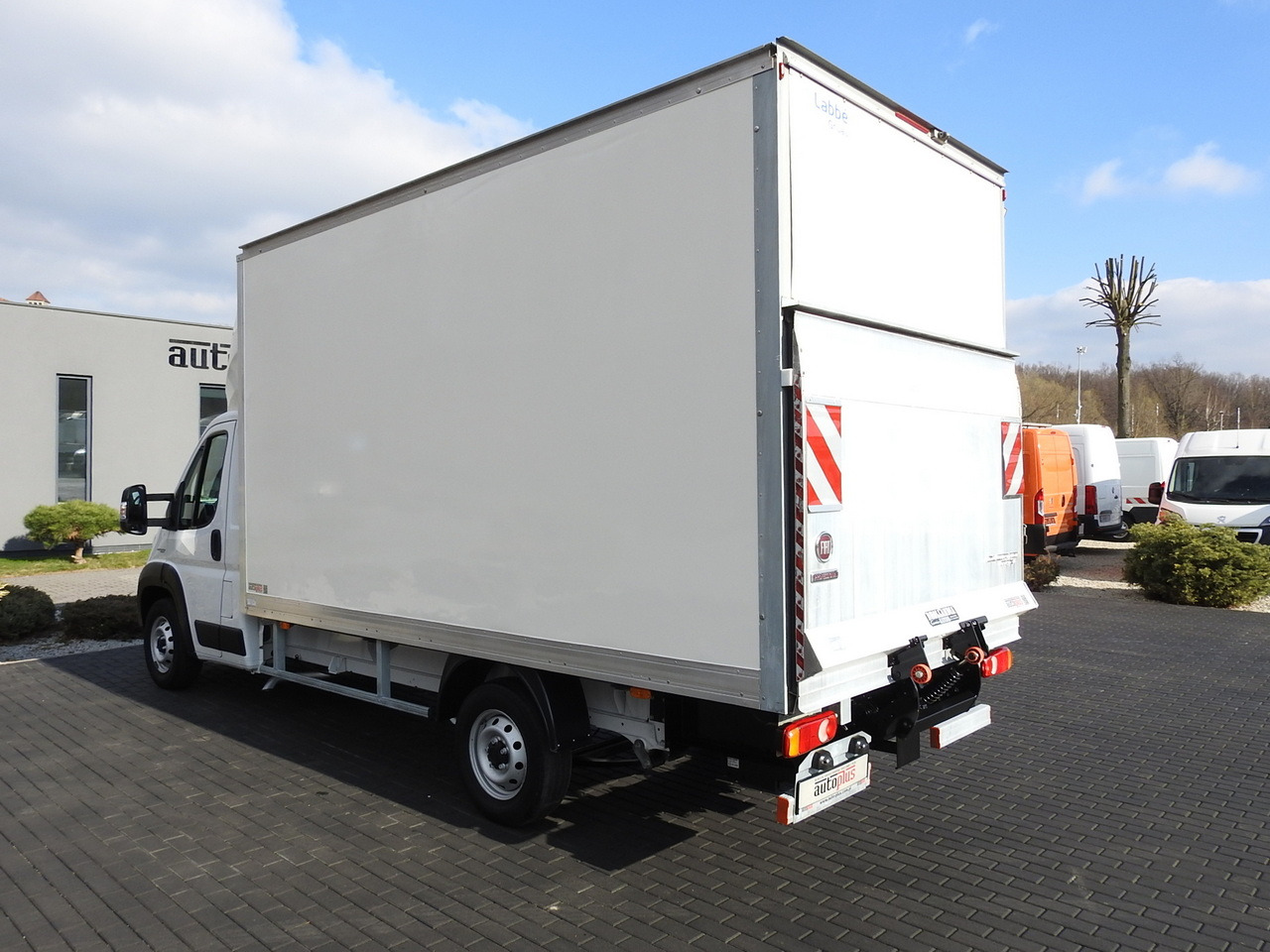 Furgons ar slēgtā virsbūve FIAT DUCATO  BOX LIFT 8 PALLETS CRUISE CONTROL NAVIGATION LED LIGHTS AIR CONDITIONING  130HP: foto 9