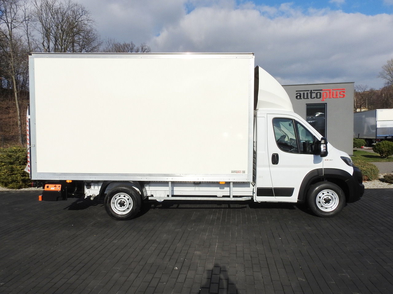 Furgons ar slēgtā virsbūve FIAT DUCATO  BOX LIFT 8 PALLETS CRUISE CONTROL NAVIGATION LED LIGHTS AIR CONDITIONING  130HP: foto 7